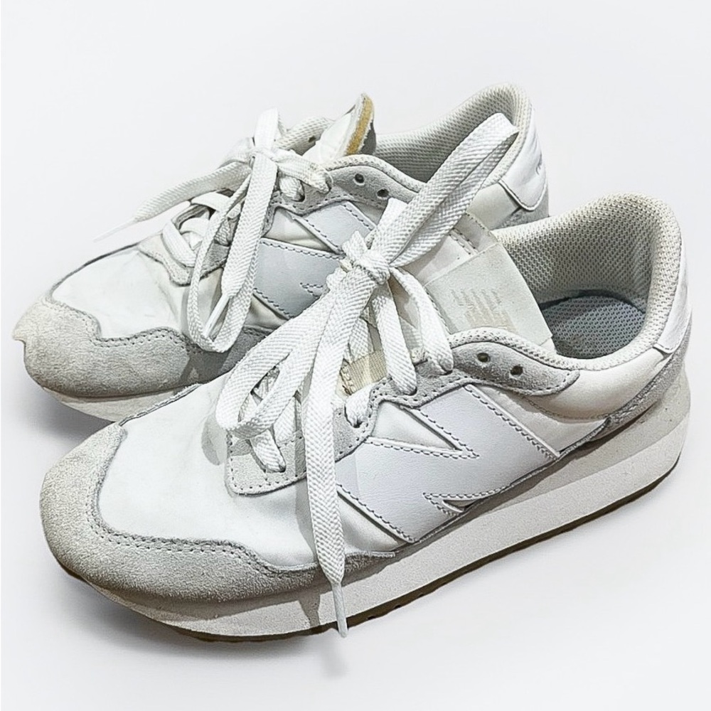 New Balance 237 Nimbus Cloud Moonbeam Women’s 6 White Suede Retro Sneaker